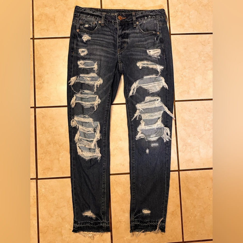American Eagle Tomgirl Distressed Jeans